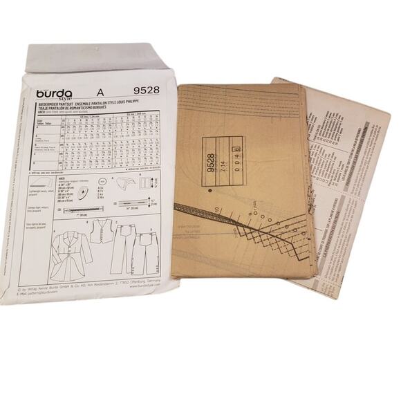 Burda Sewing Pattern 9528 Boys Costume Suit Size US 7-14 UNCUT - Picture 4 of 4